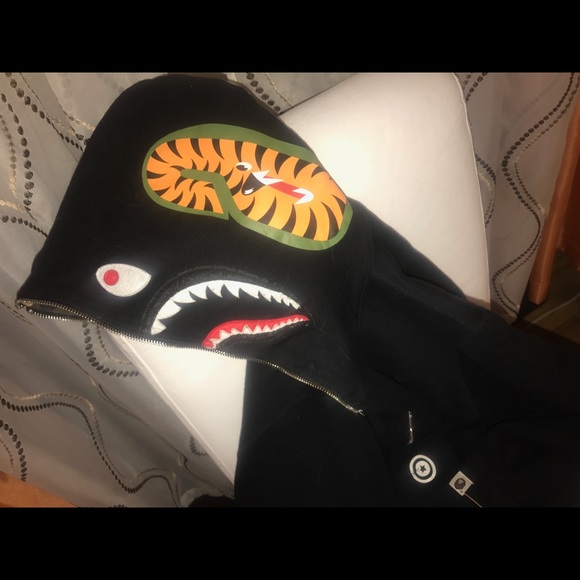 AUTHENTIC BAPE REVERSIBLE HOODIE - Picture 6 of 7